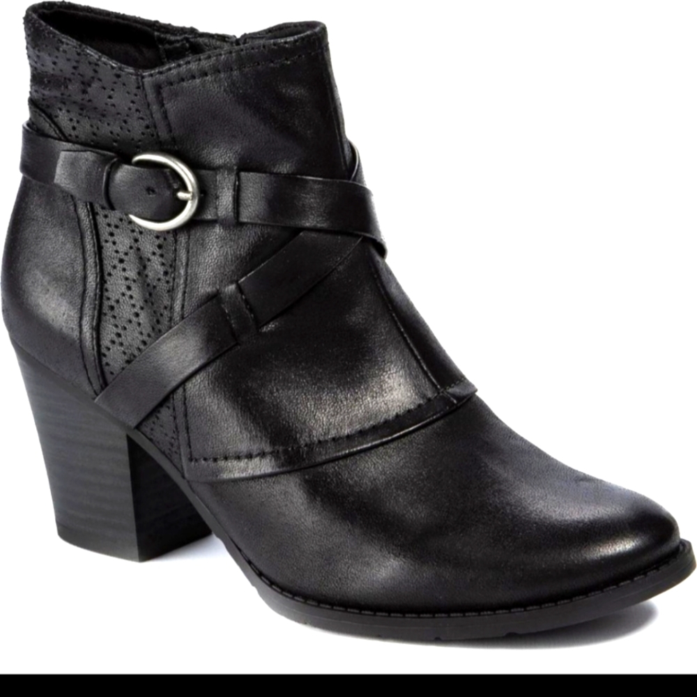Baretraps Mauna faux leather ankle boots- 9M